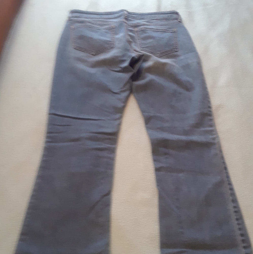 Old navy jeans - Picture 2 of 4
